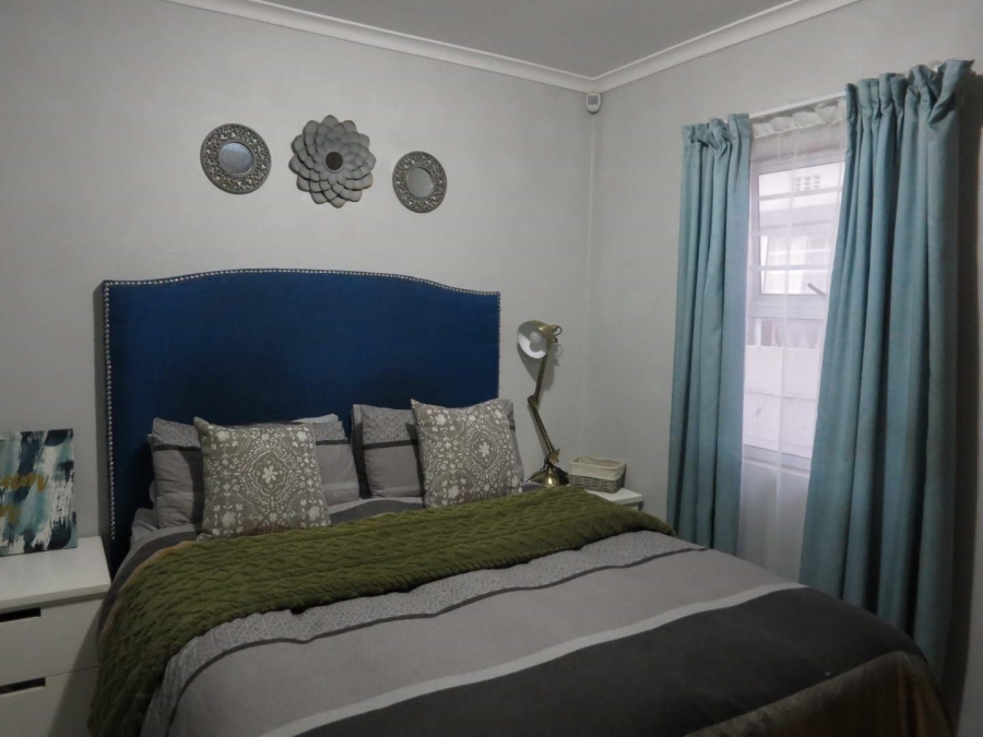To Let 2 Bedroom Property for Rent in Electric City Western Cape